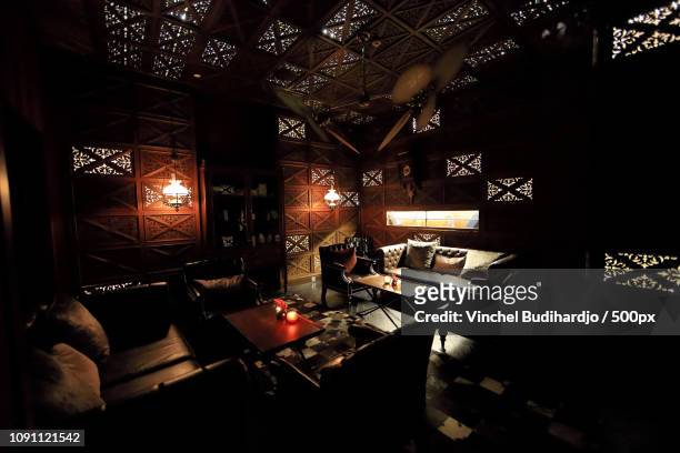 blind pig by the speakeasy. hotel muse, langsuan, bangkok - speakeasy interior stock pictures, royalty-free photos & images