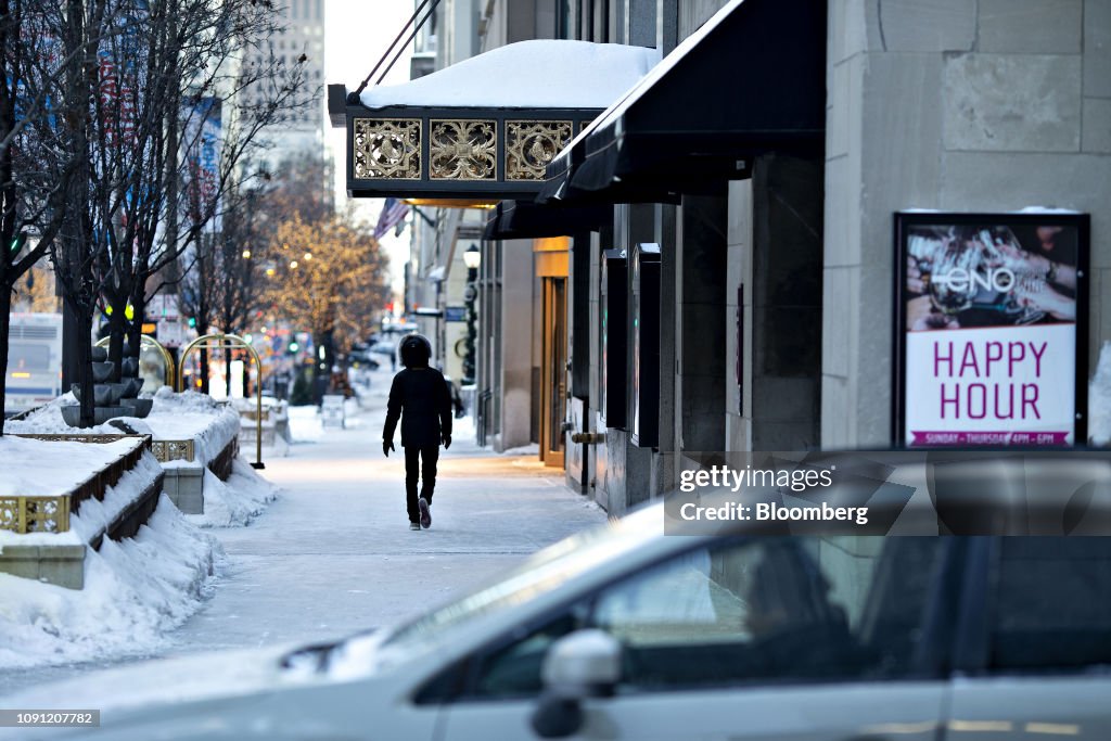 Chicago Faces Colder-Than-Arctic Blast Nearing All-Time Record