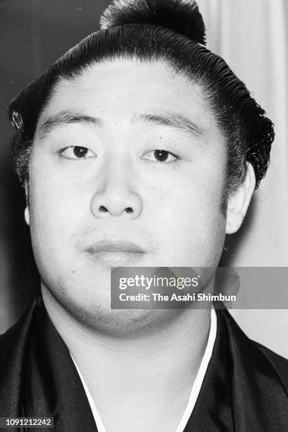 Wakamisugi celebrates his promotion to Ozeki at Futagoyama Stable on January 26, 1977 in Tokyo, Japan.