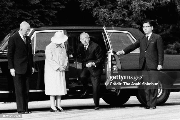 Emperor Hirohito and Empress Nagako visit the Kongobuji Temple at Mt. Koyasan on April 18, 1977 in Koya, Wakayama, Japan.