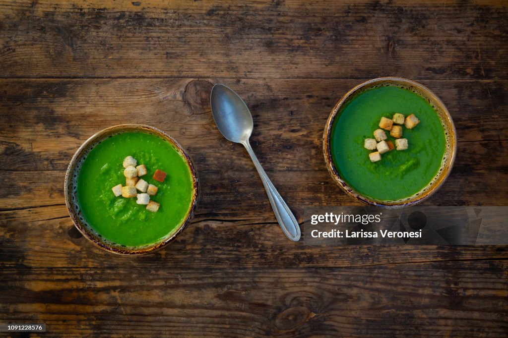 Pea soup in a bowl