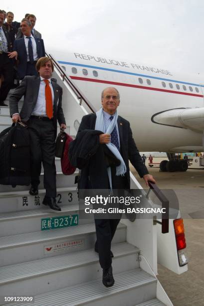 French Delegation Of Ceo On The Accommodation Ladder At The Shanghai Airport On October 11, 2004 In Shangai, China. Jean Pierre Elkabach