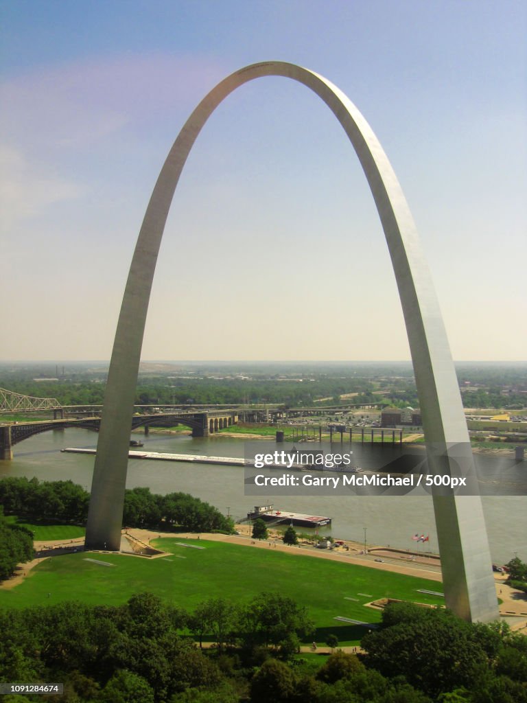The Arch Top of the Riverfront