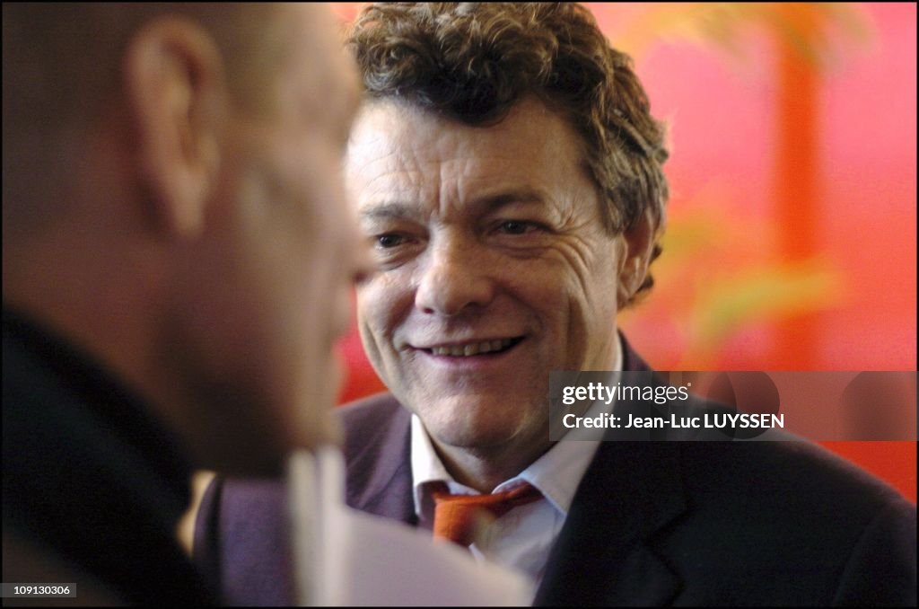 Jean-Louis Borloo Goes To The Seine Saint-Denis On Sites Of Urban Renovation Projects . On May 12, 2005 In Aulnay Sous Bois, France