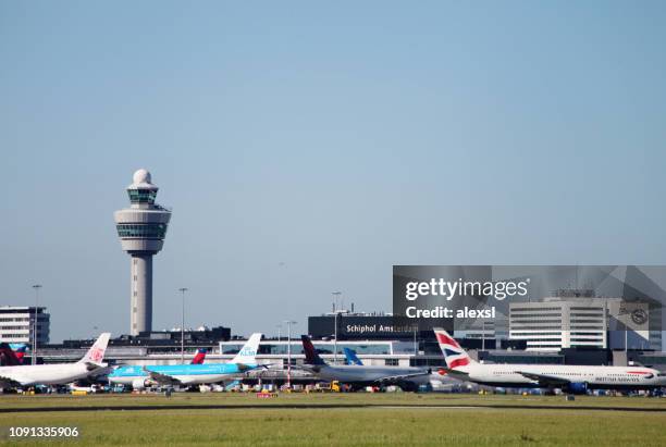 airport amsterdam schiphol, netherlands - amsterdam airport stock pictures, royalty-free photos & images