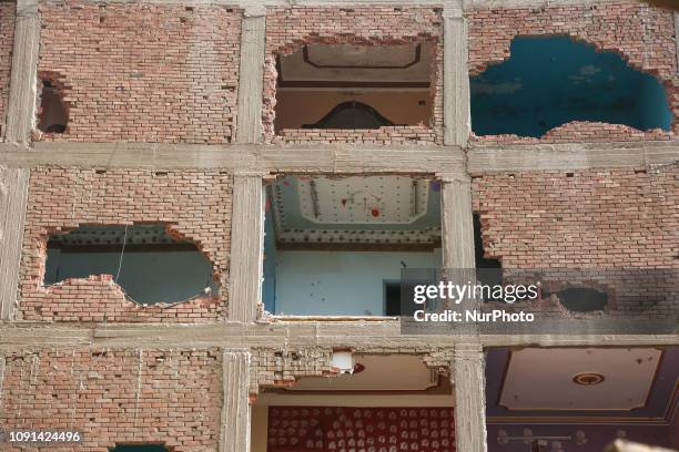 One of the buildings removing by the government after a fall rockslide from the Mokattam hill on Al-Duweiqa neighbourhood, Cairo, Egypt, on 30...