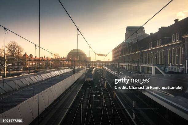 train tracks from maastricht centraal station, netherlands - years of the kingdom of the netherlands in maastricht stockfoto's en -beelden