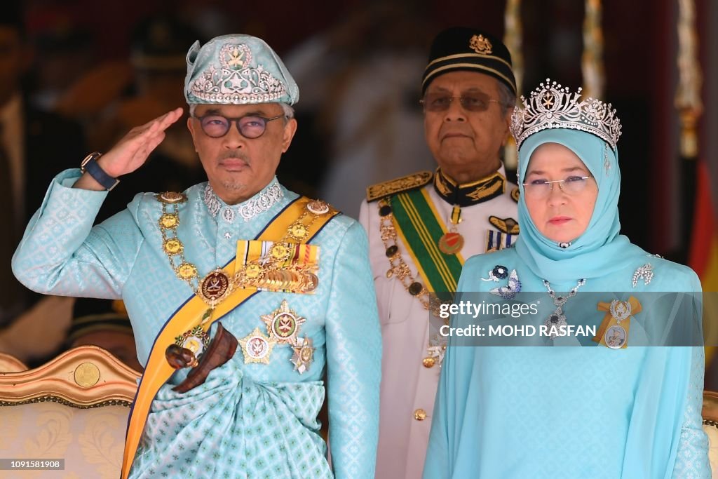 TOPSHOT-MALAYSIA-SULTAN-ROYALS