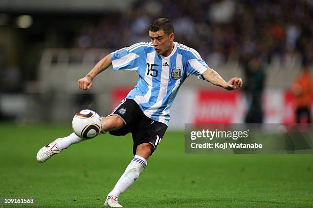 Andres D'Alessandro of Argentina in action during the international friendly match between Japan and Argentina at Saitama Stadium on October 8, 2010...