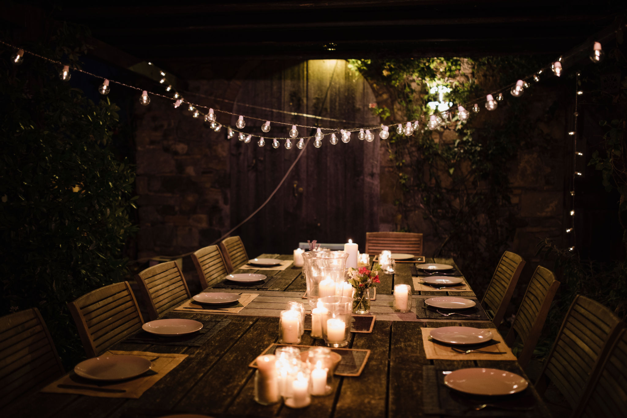 outdoor dining lighting