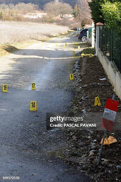 Vue prise le 15 février 2011 d'un chemin de la commune de Bouloc où des effets personnels de Patricia Bouchon, une joggeuse disparue depuis le 14...