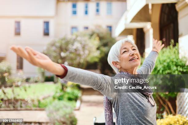 leven is van jou! neem het! - independent stockfoto's en -beelden