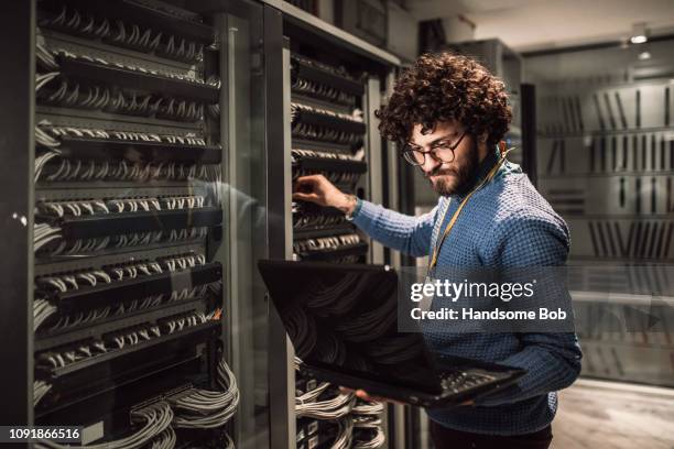 serverruimte - netwerkserver stockfoto's en -beelden