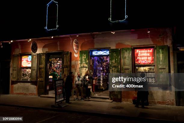 bourbon street - vudu imagens e fotografias de stock