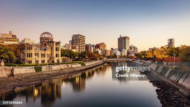 panorama de cityscape de cúpula hiroshima bomba atômica no japão de crepúsculo - hiroshima - fotografias e filmes do acervo