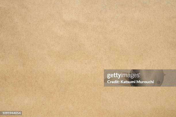 craft brown paper texture background - papier kraft photos et images de collection