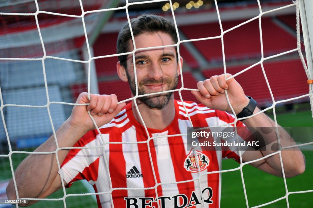 Sunderland Unveil New Signings Will Grigg and Kazaiah Sterling