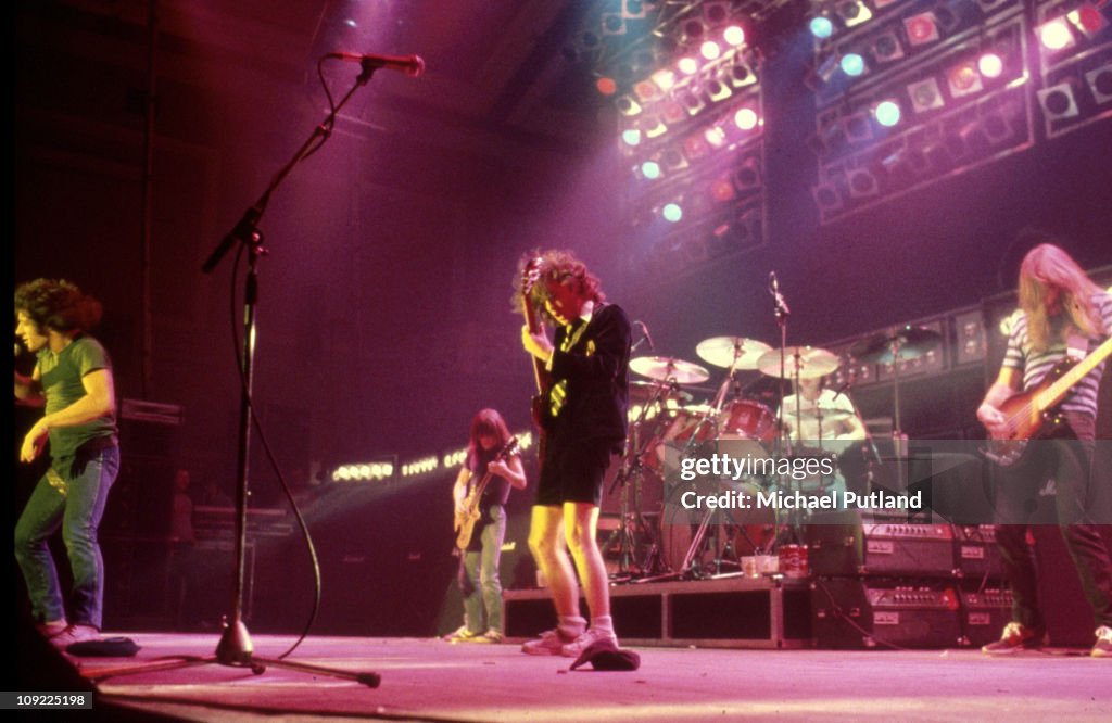 AC/DC