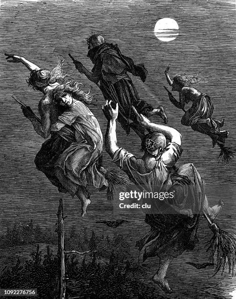 ilustraciones, imágenes clip art, dibujos animados e iconos de stock de paseo de las brujas - brujas