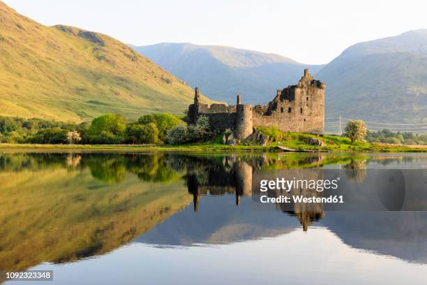 great britain, scotland, scottish highlands, argyll and bute, loch awe, castle ruin kilchurn castle - scotland stock pictures, royalty-free photos & images