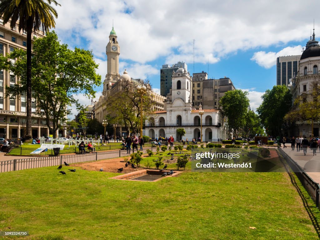 Argentina, Buenos Aires, Plaza de Mayo with Cabildo de Buenos Aires, Museo Nacional del Cabildo y la Revolucinn de Mayo