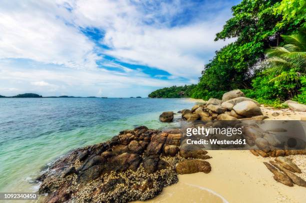 indonesia, riau islands, bintan, beach - riau images stock-fotos und bilder