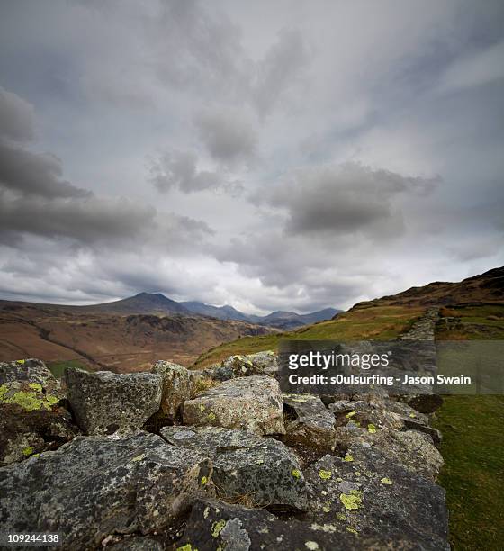 scafell pike from hardknott roman fort - s0ulsurfing stock pictures, royalty-free photos & images