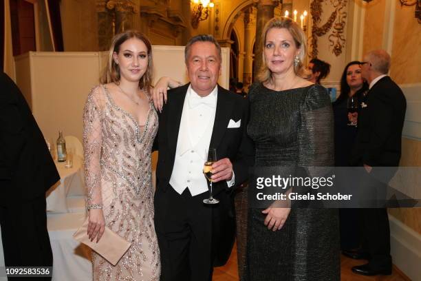 Roland Kaiser and his daughter Annalena Kaiser and his wife Silvia Kaiser during the Semper Opera Ball 2019 at Semperoper on February 1, 2019 in...
