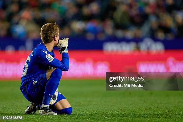 Aitor Fernandez Abarisketa of Levante UD kneels down on the pitch