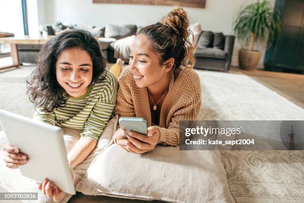 social media for students and academic success - friendship stock pictures, royalty-free photos & images