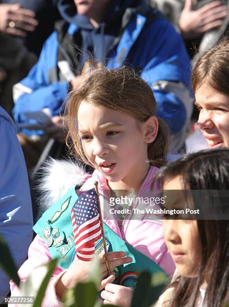 Of 6 fx/memorial, 11/13/04,Larry Morris TWP, #161822 : Samantha Palermo with the Girl Scout troop 2730 reciting the Pledge of Allegiance at the...