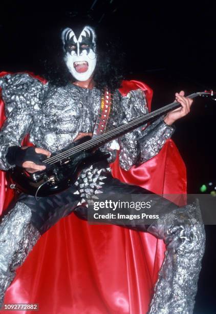 Gene Simms Gene Simmons 1979 Photos and Premium High Res Pictures - Getty Images