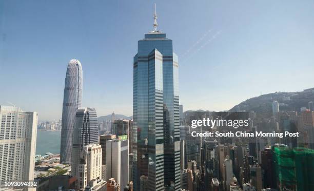 Exterior view of The Center building in Central. CHMT Peaceful Development Asia Property has agreedd to pay HK$40.2 billion for the building. 02NOV17...