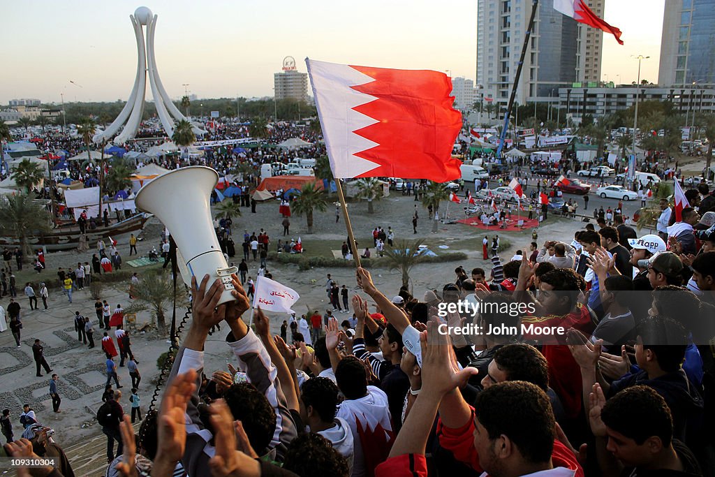 Bahraini Protesters Hold Pearl Roundabout As Government Backs Down