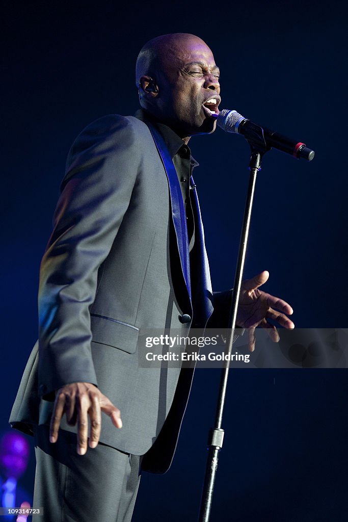 Kem R&b Singer American R&B/soul singer Kem Owens aka KEM performs at UNO Lakefront ...