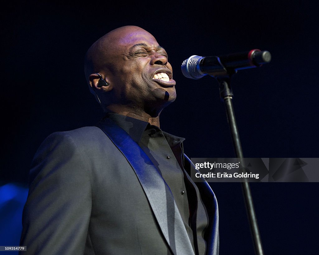Kem R&b Singer American R&B/soul singer Kem Owens aka KEM performs at UNO Lakefront ...