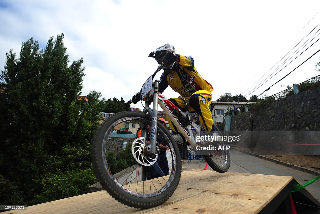 Ecuator's Pro bike downhill rider Mario