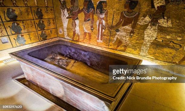 tomb of tutankhamun, luxor, egypt - king tut 個照片及圖片檔
