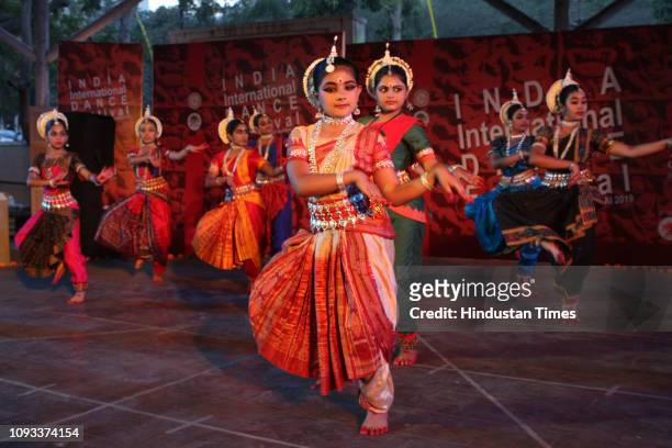 Three days classical dance festivals at Empyee Theatre Upavan Thane, dance performance included Bharatanatyam, Odissi, Manipuri, Kuchipudi,...
