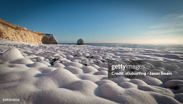 strange days at freshwater bay - freshwater bay isle of wight 個照片及圖片檔