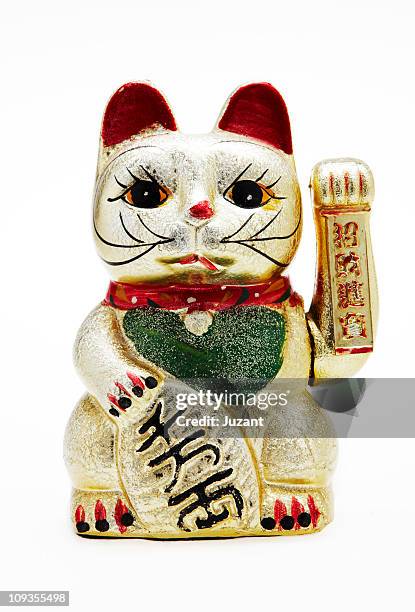 japanese lucky cat: maneki neko - maneki neko stock pictures, royalty-free photos & images