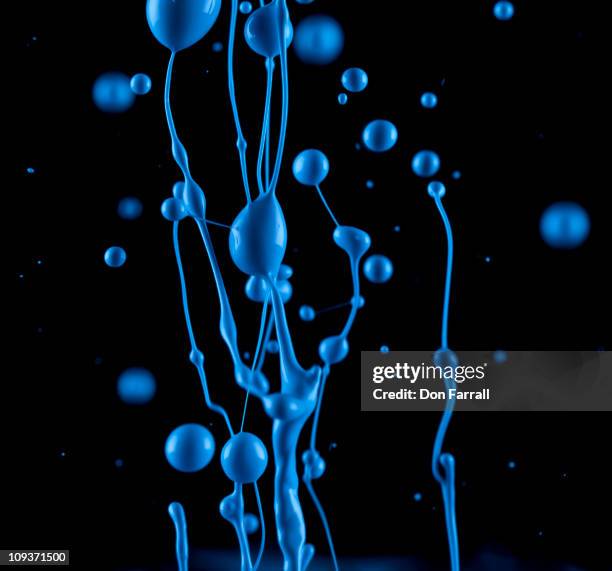 String Liquid String Paint Photos and Premium High Res Pictures - Getty Images