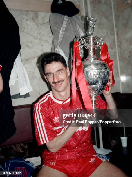 Iam Rosh Ian Rush 1990 Photos and Premium High Res Pictures - Getty Images
