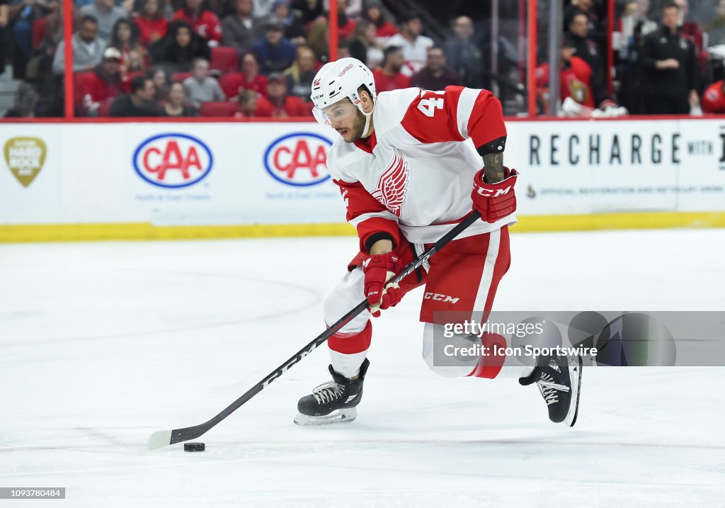 NHL: FEB 02 Red Wings at Senators