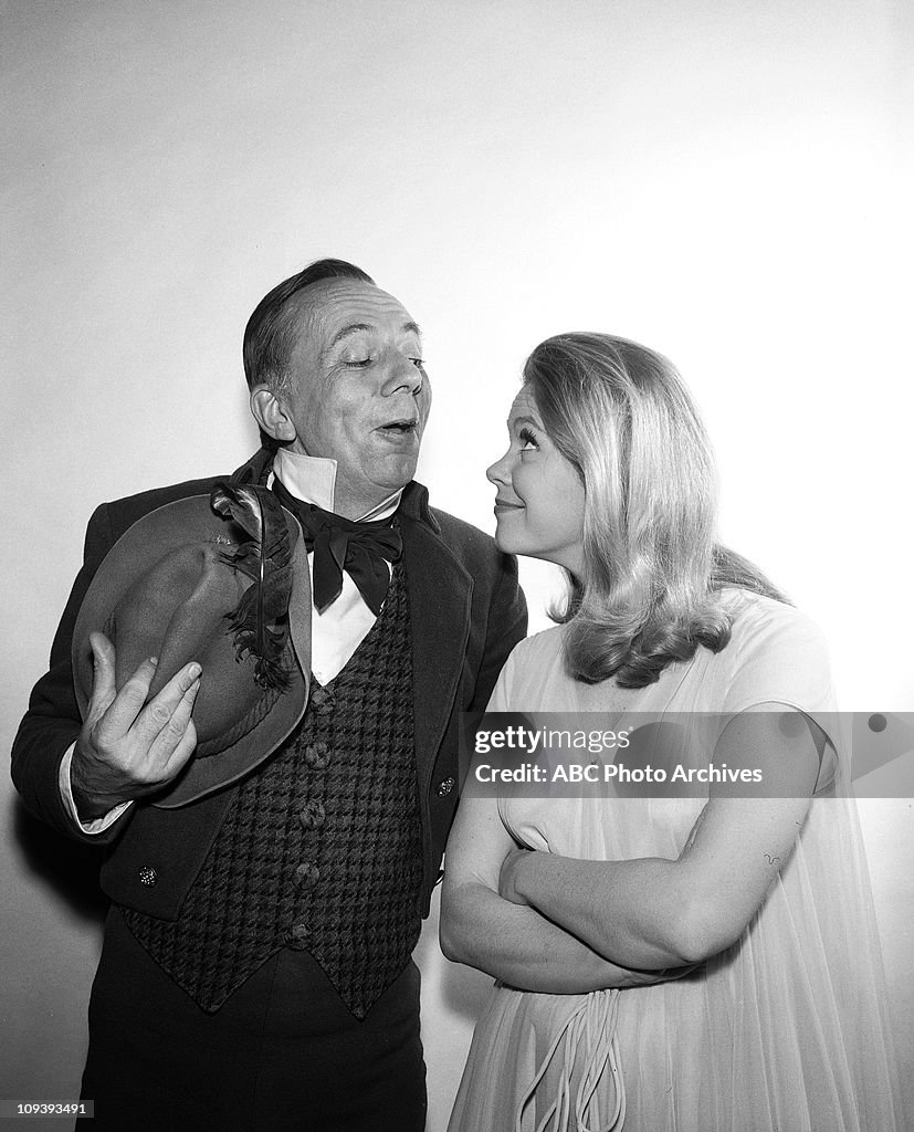 HENRY JONES;ELIZABETH MONTGOMERY