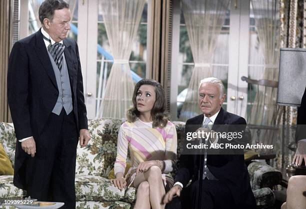 Samantha's Good News" - Airdate: April 10, 1969. MAURICE EVANS;JANINE GRAY;MURRAY MATHESON