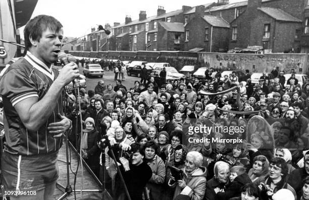 Radio star Billy Butler entertains a crowd of 300 fans at Anfield with a version of Top anthem 'You'll Never Walk Alone'. Clad in a Liverpool FC...