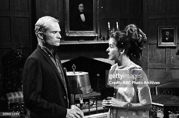 502 Joan Dark Photos & High Res Pictures - Getty Images
