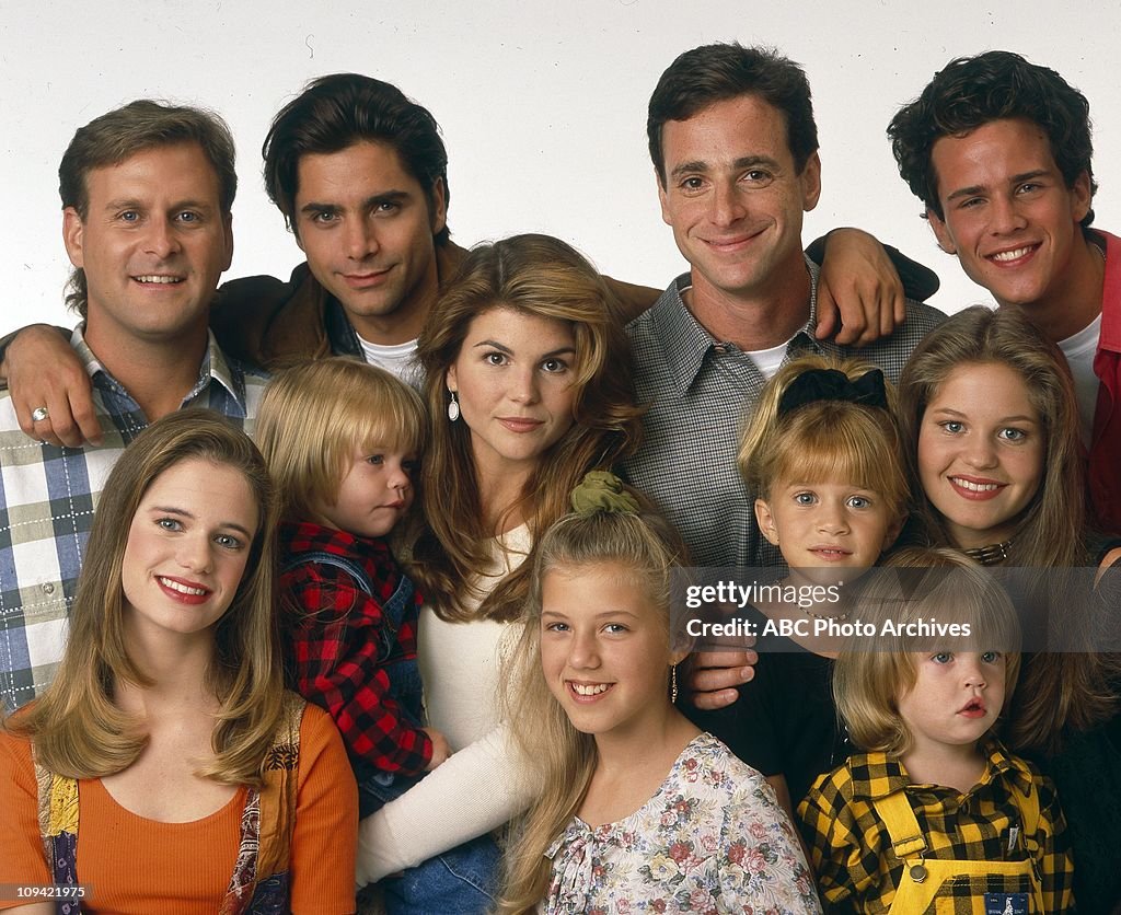 FOREGROUND: ANDREA BARBER;DYLAN/BLAKE TUOMY-WILHOIT;LORI LOUGHLIN;JODIE SWEETIN;MARY-KATE OLSEN;CANDACE CAMERONBACKGROUND: DAVE COULIER;JOHN STAMOS;BOB SAGET;SCOTT WEINGER