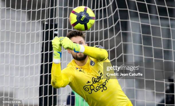 Goalkeeper of Bordeaux Benoit Costil during the French Ligue 1 match between Olympique de Marseille and Girondins de Bordeaux at Stade Velodrome on...